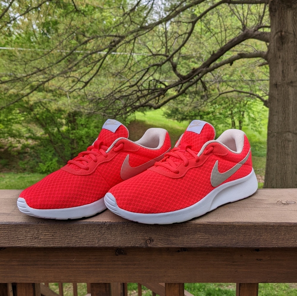 Nike Tanjun in Coral women's Size 7.5